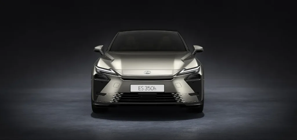 新型ESを世界初公開│レクサスマニア